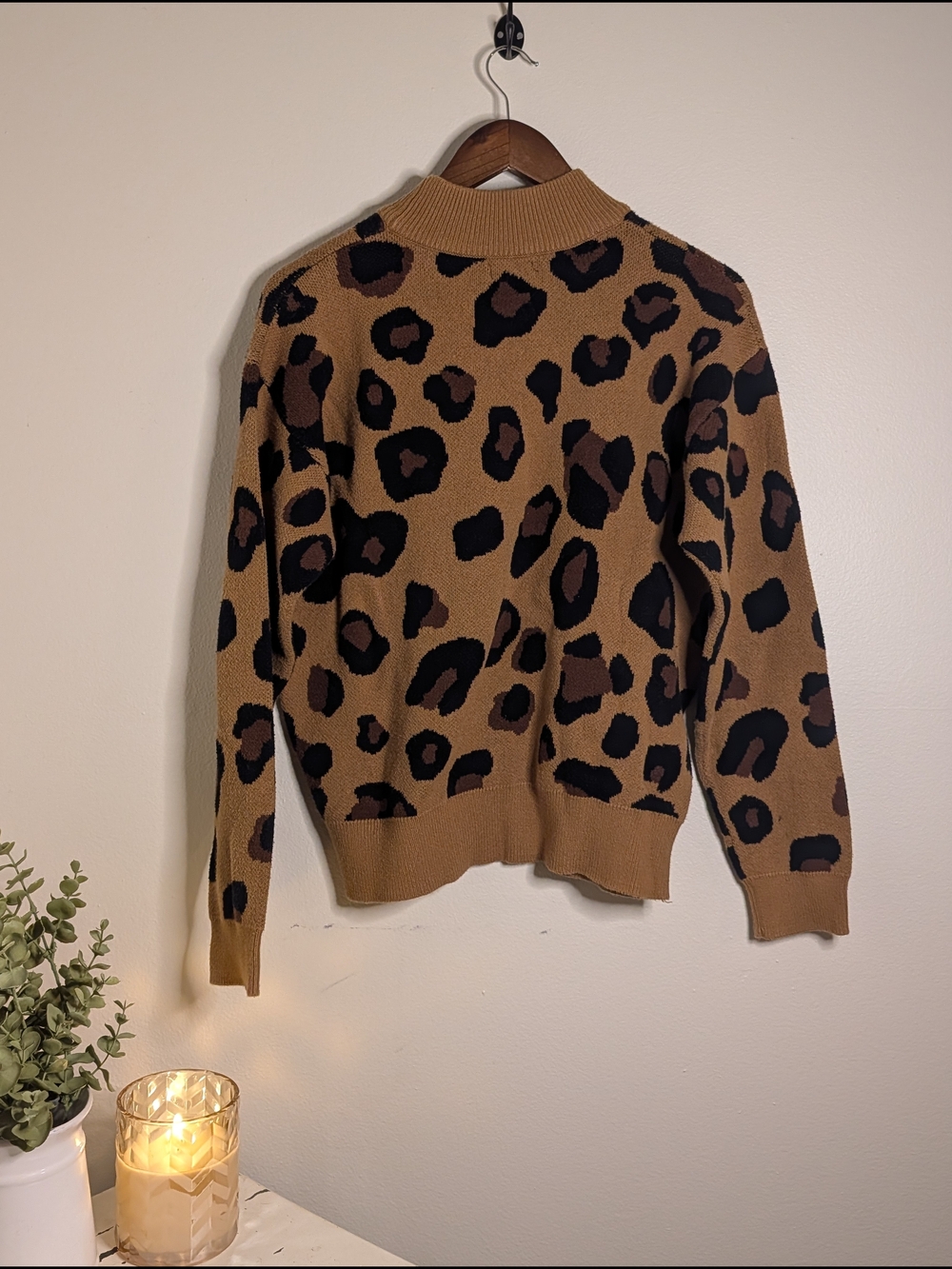 Leopard Print Sweater - Picture 5 of 6